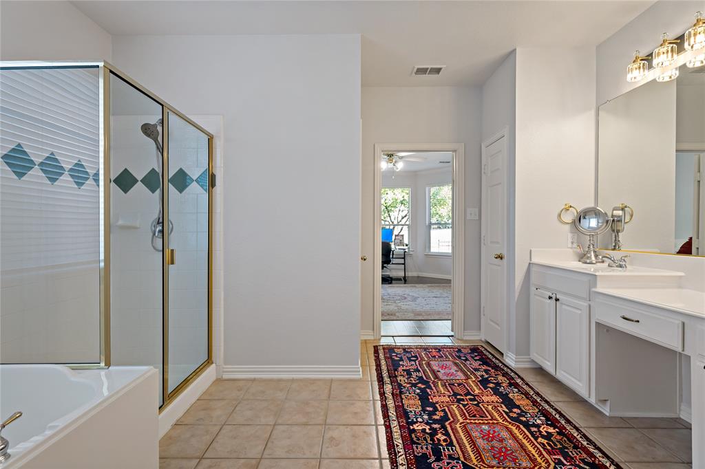 913 Royal Oaks Drive Property Photo 22