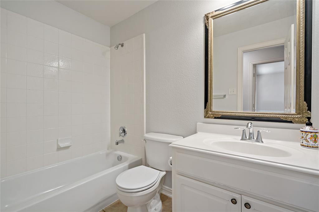 913 Royal Oaks Drive Property Photo 28