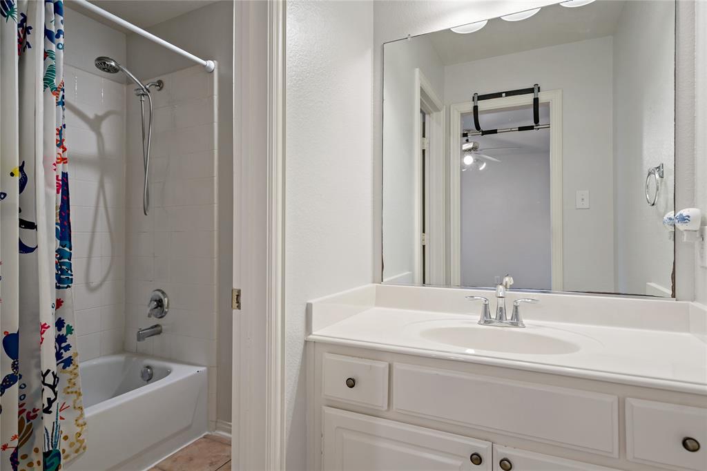 913 Royal Oaks Drive Property Photo 29