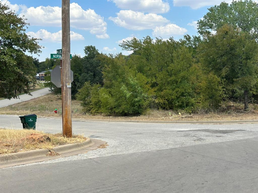 1414 Normandy Drive, Graham, Tx, Usa Property Photo 4