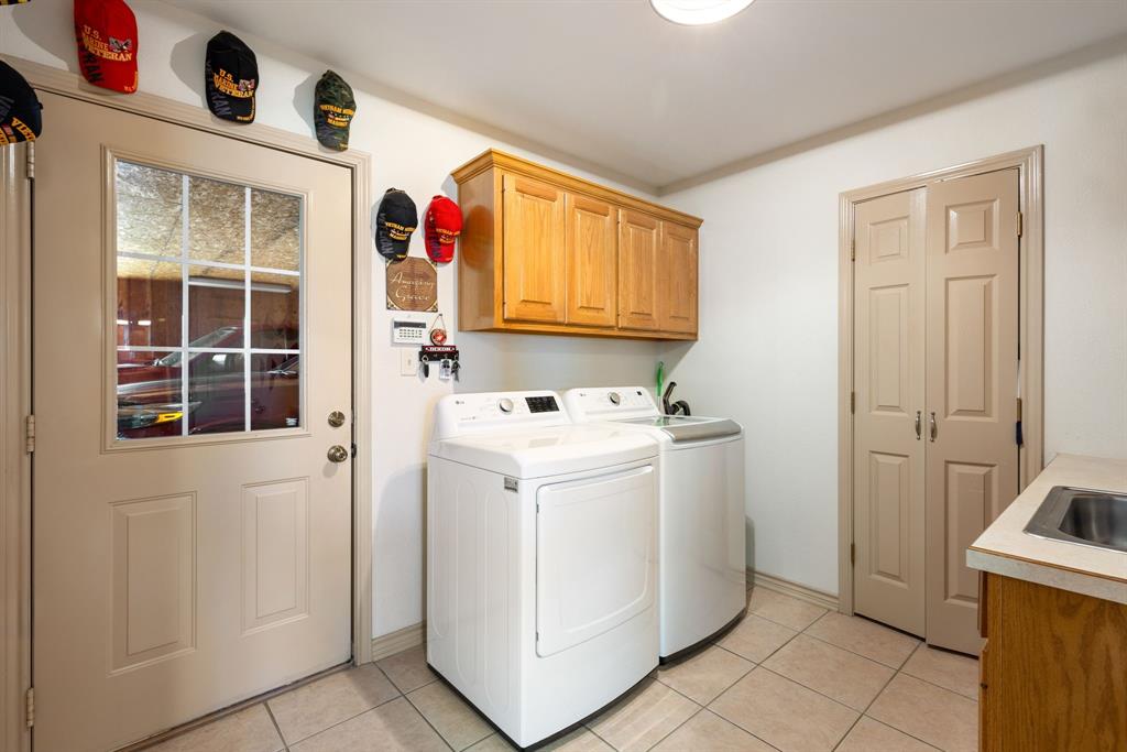 1310 County Road 3566 Property Photo 34