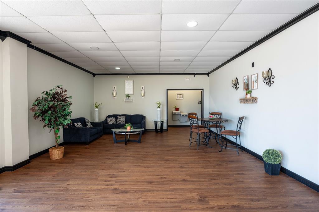 1828 Bonham Property Photo 9