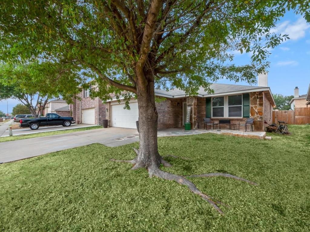 3916 Irish Setter Drive Property Photo 2