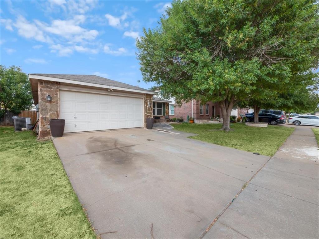 3916 Irish Setter Drive Property Photo 3
