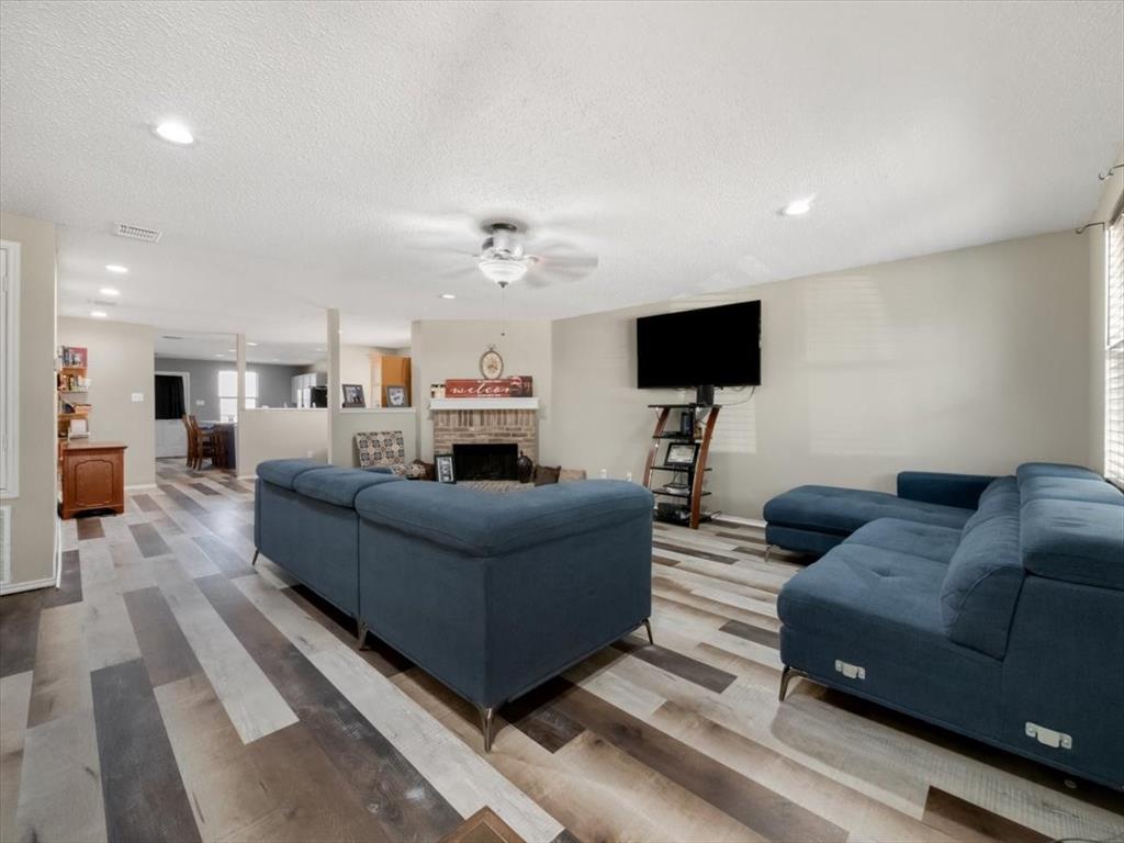 3916 Irish Setter Drive Property Photo 4