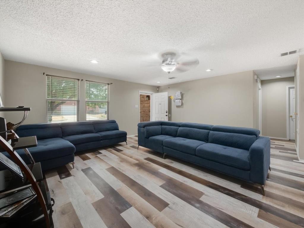3916 Irish Setter Drive Property Photo 5