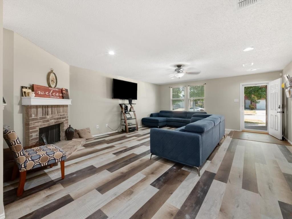 3916 Irish Setter Drive Property Photo 6