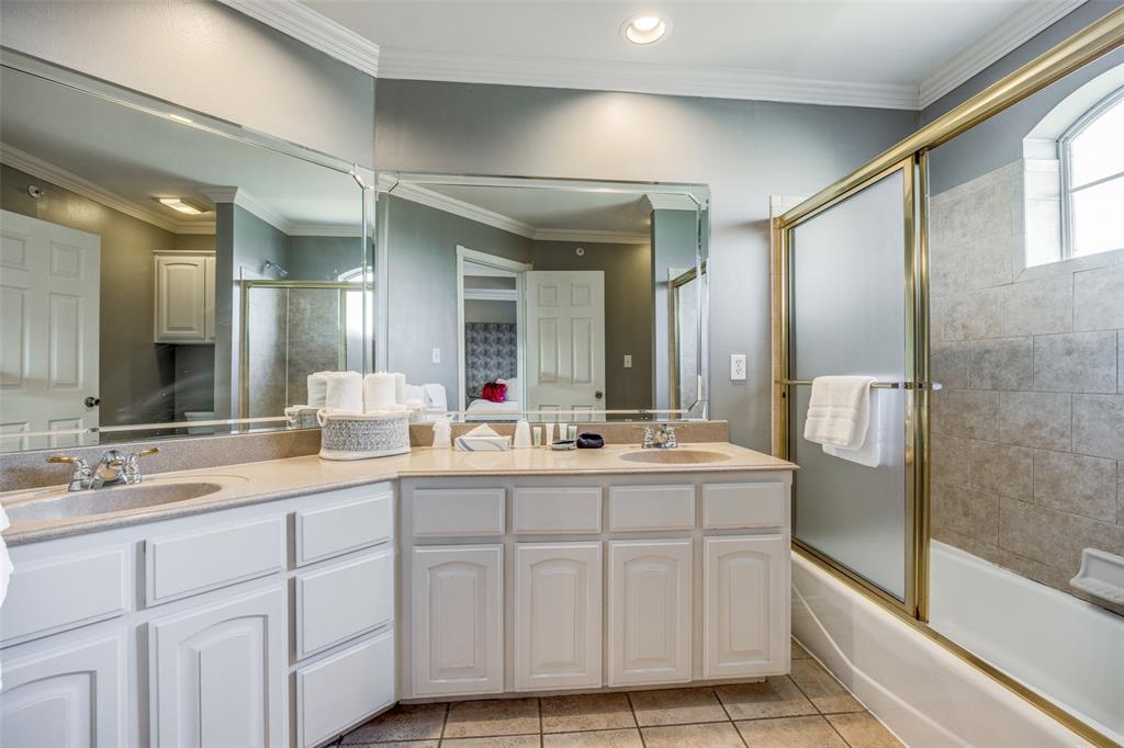 290 Tanglewood Circle 5435/36 Property Photo 12