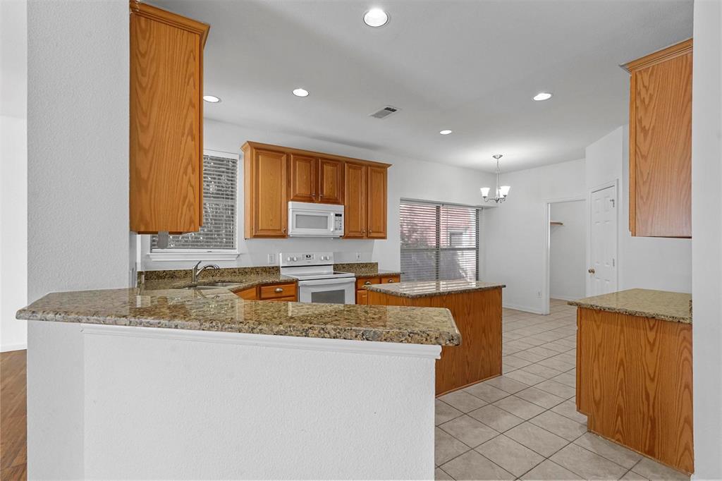 2944 Newport Drive Property Photo 9