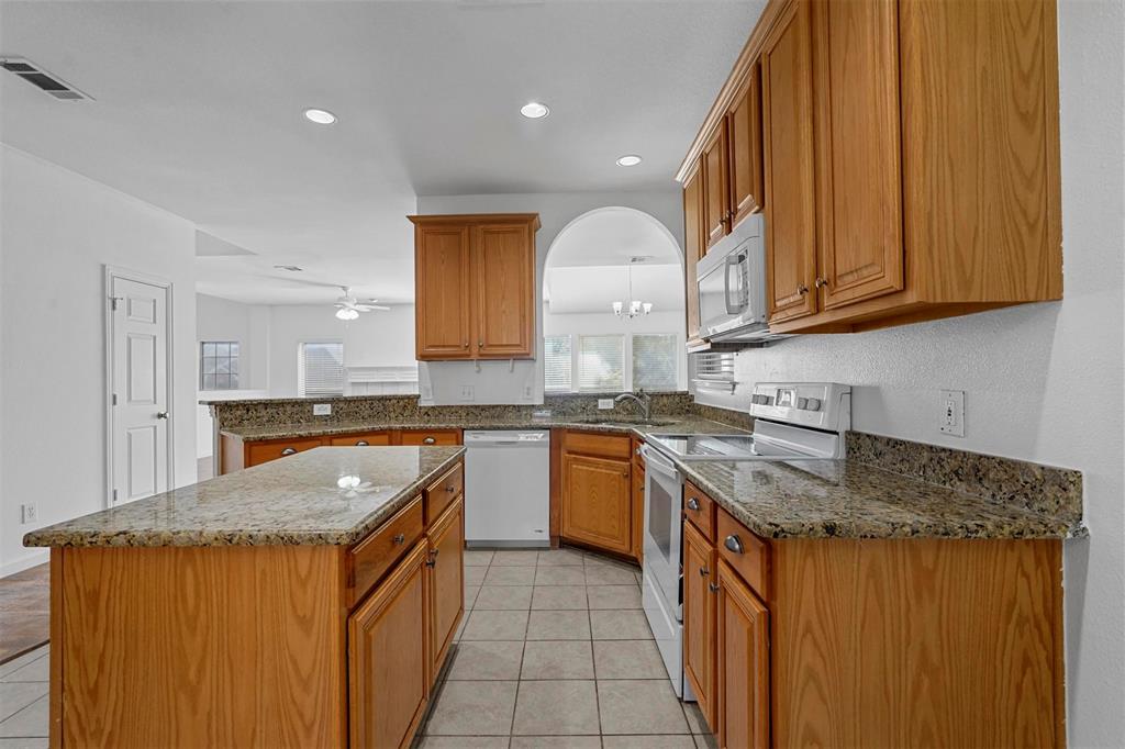 2944 Newport Drive Property Photo 10
