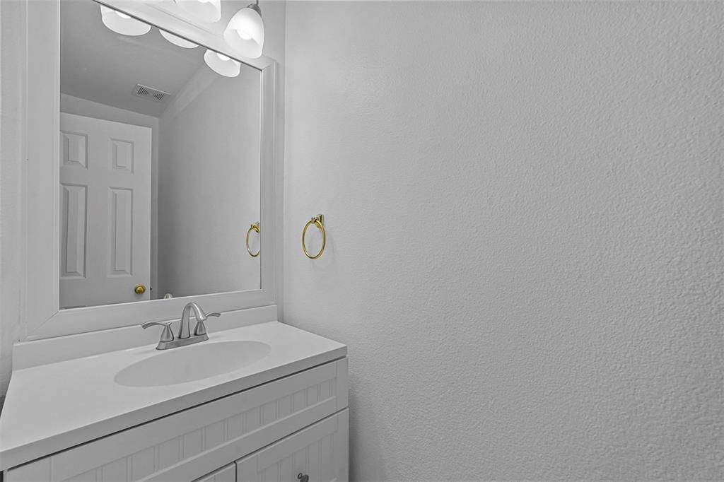 2944 Newport Drive Property Photo 13