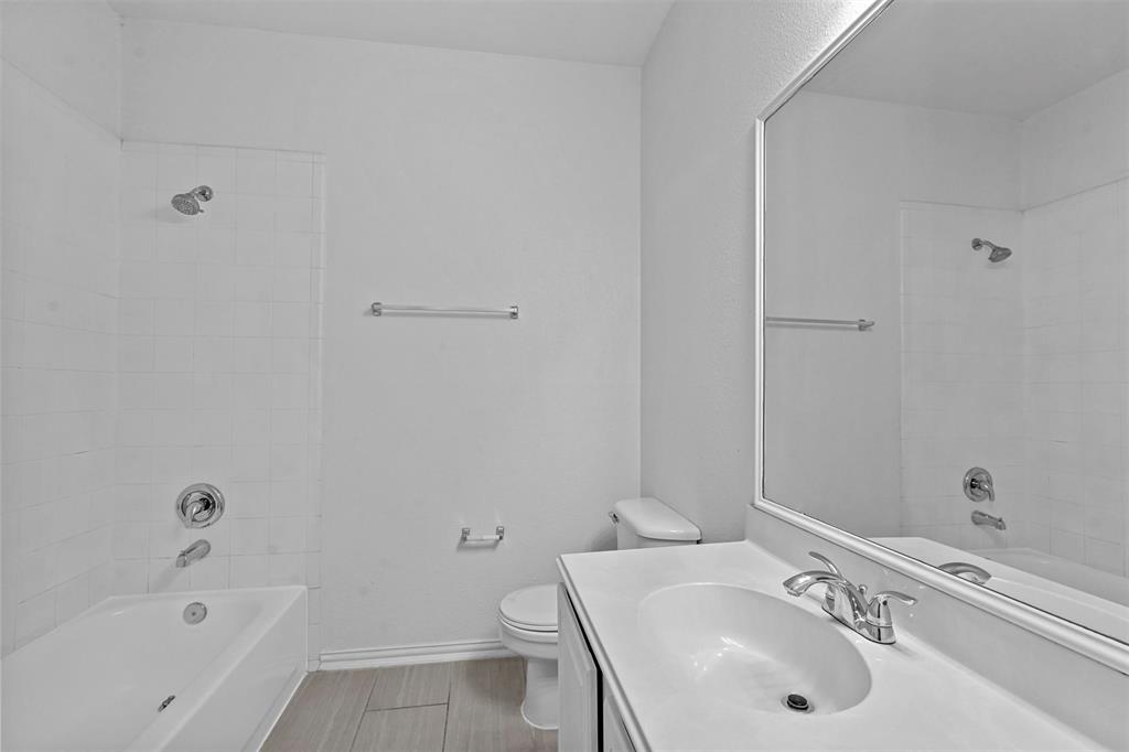 2944 Newport Drive Property Photo 19