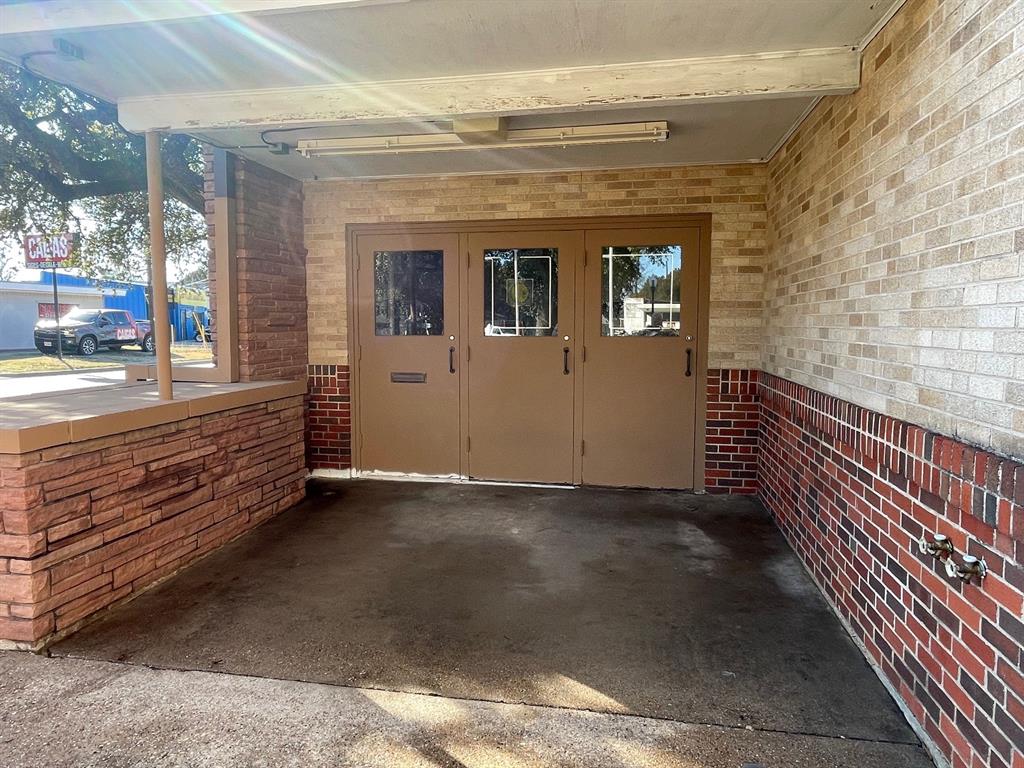 1309 Newport Avenue Property Photo 3