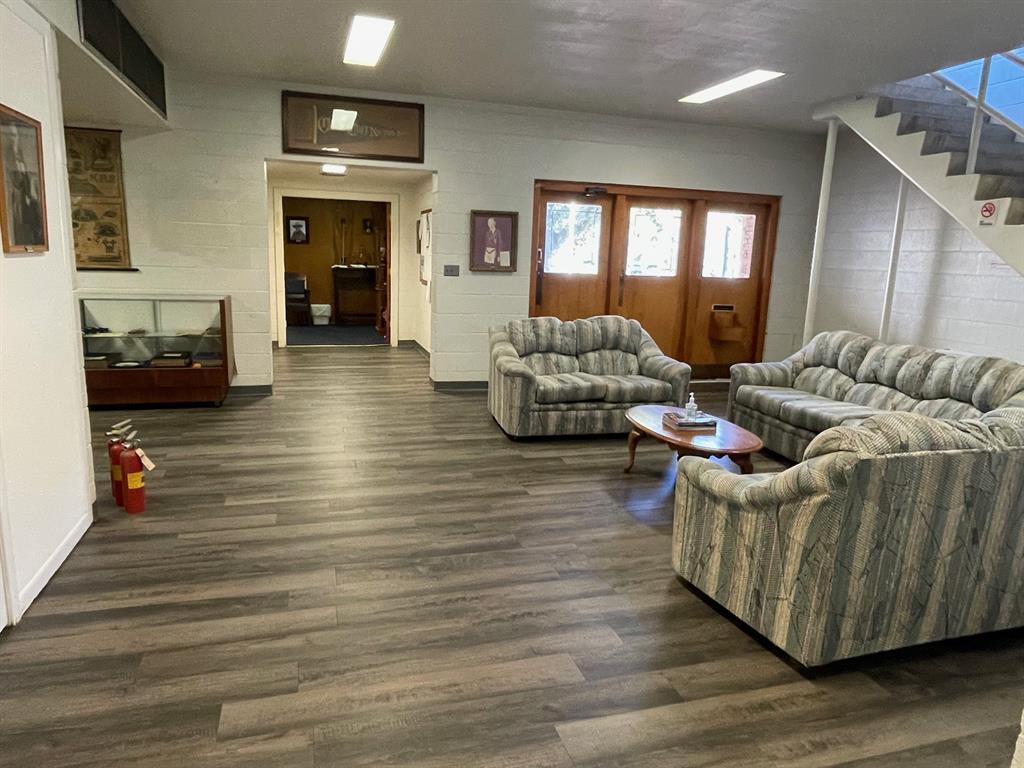 1309 Newport Avenue Property Photo 4