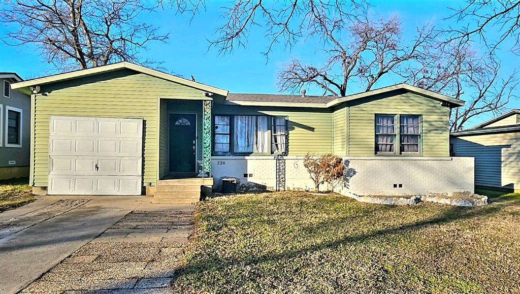 226 W Cedar Street Property Photo