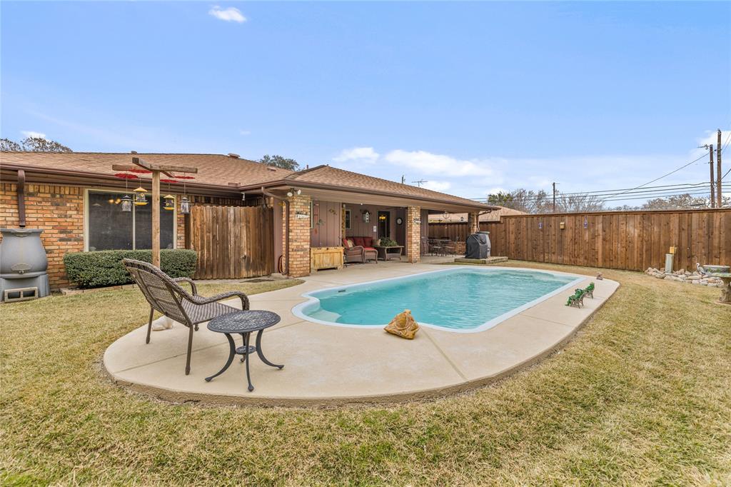 905 Apple Tree Court Property Photo