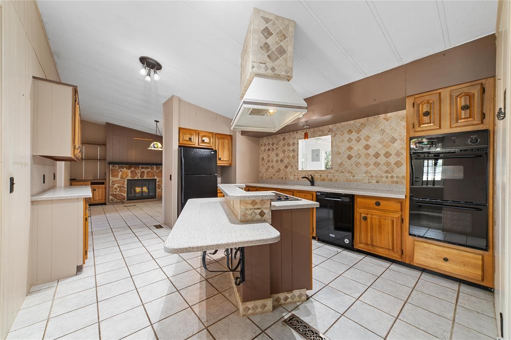 13601 Highway 377 Property Photo 7