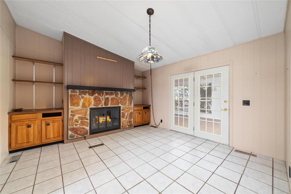 13601 Highway 377 Property Photo 10