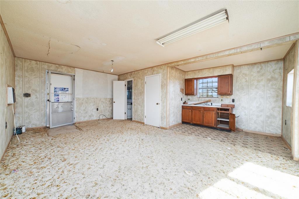 13601 Highway 377 Property Photo 25