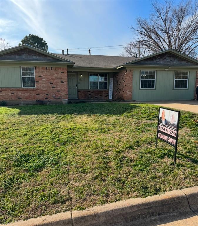 321 Bowles Court Property Photo