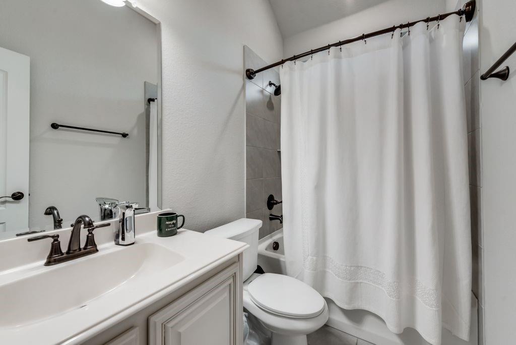 527 Shadow Glen Trail Property Photo 25