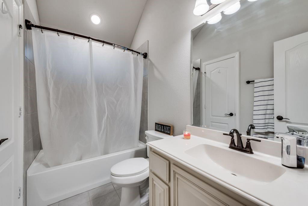 527 Shadow Glen Trail Property Photo 28