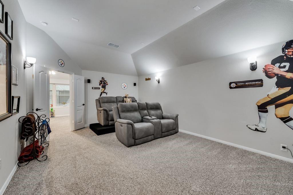 527 Shadow Glen Trail Property Photo 32