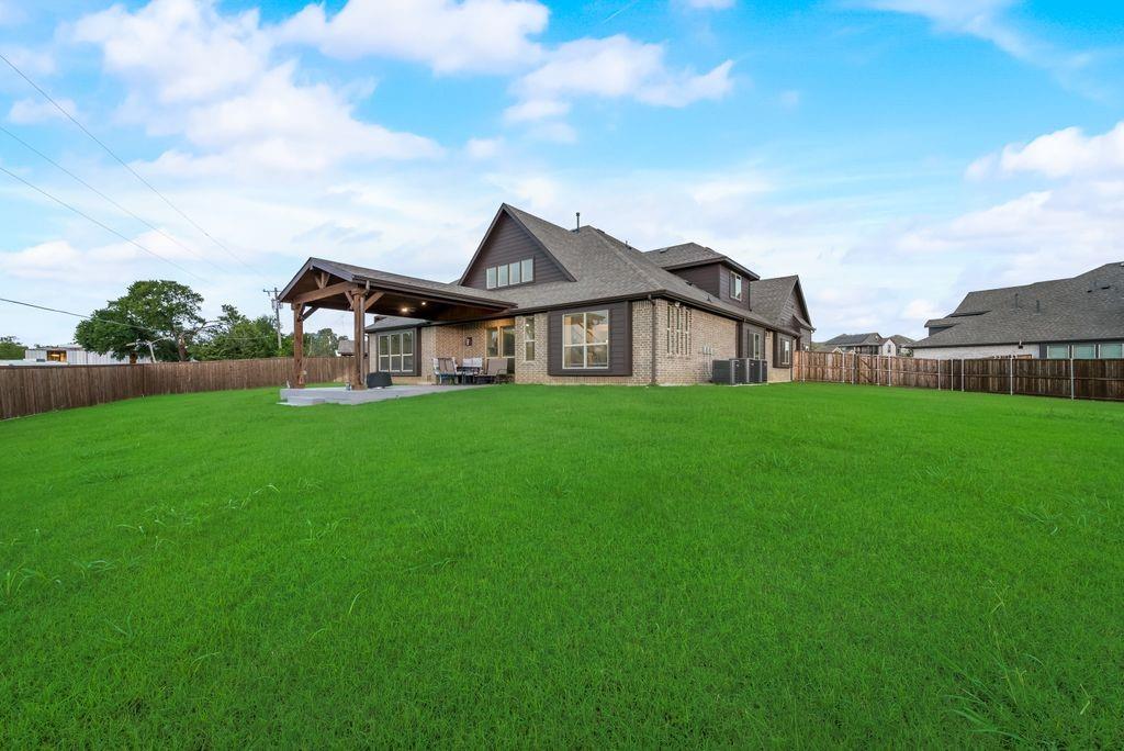 527 Shadow Glen Trail Property Photo 40