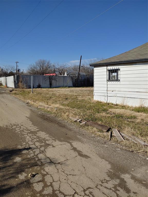 2719 Meyersville Property Photo 2