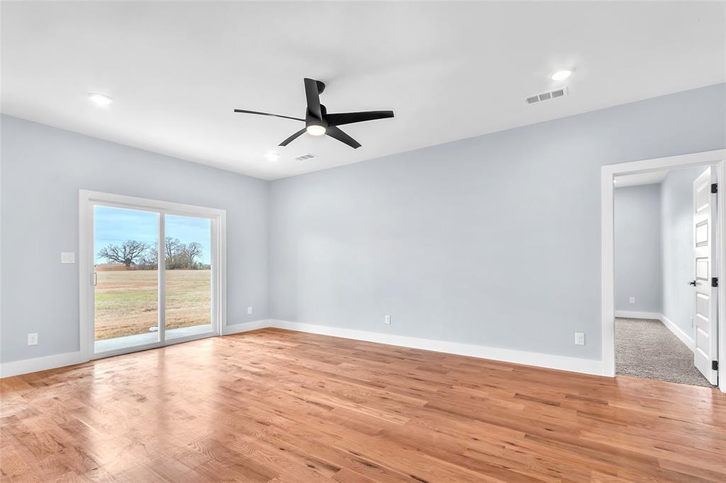 108 Oakdale Road Property Photo 5