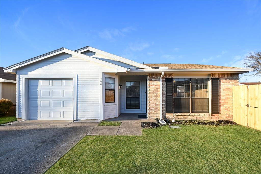 404 Weaver Street Property Photo