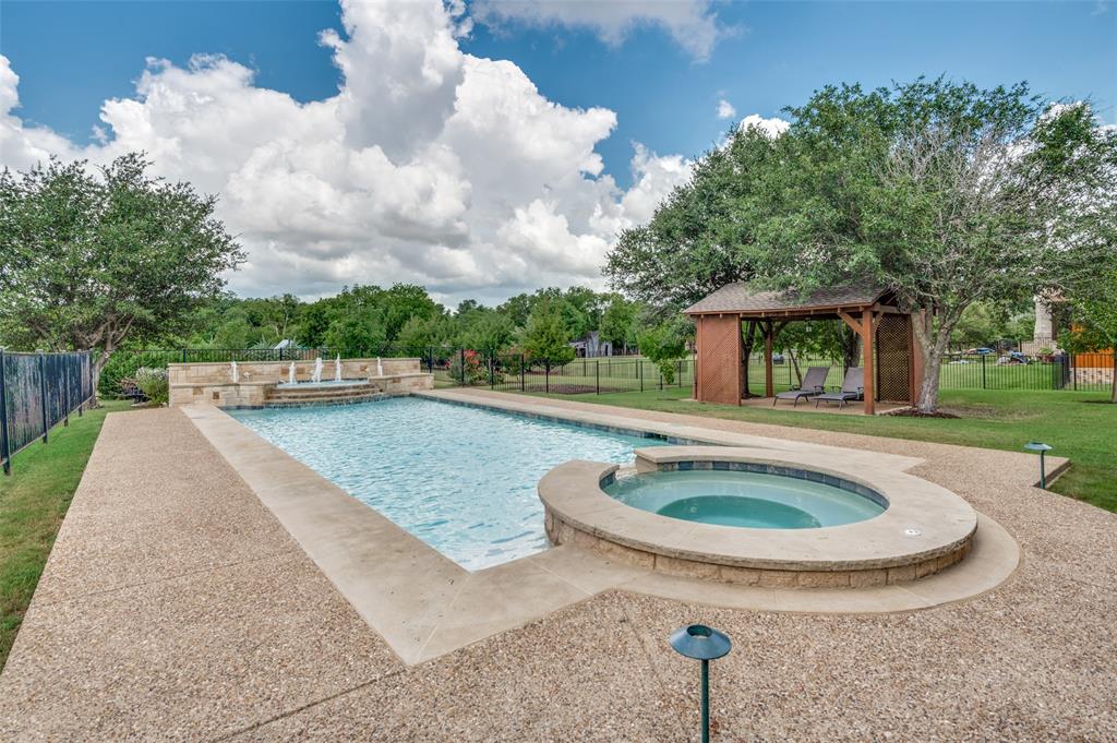 5575 Pebble Creek Drive Property Photo 1