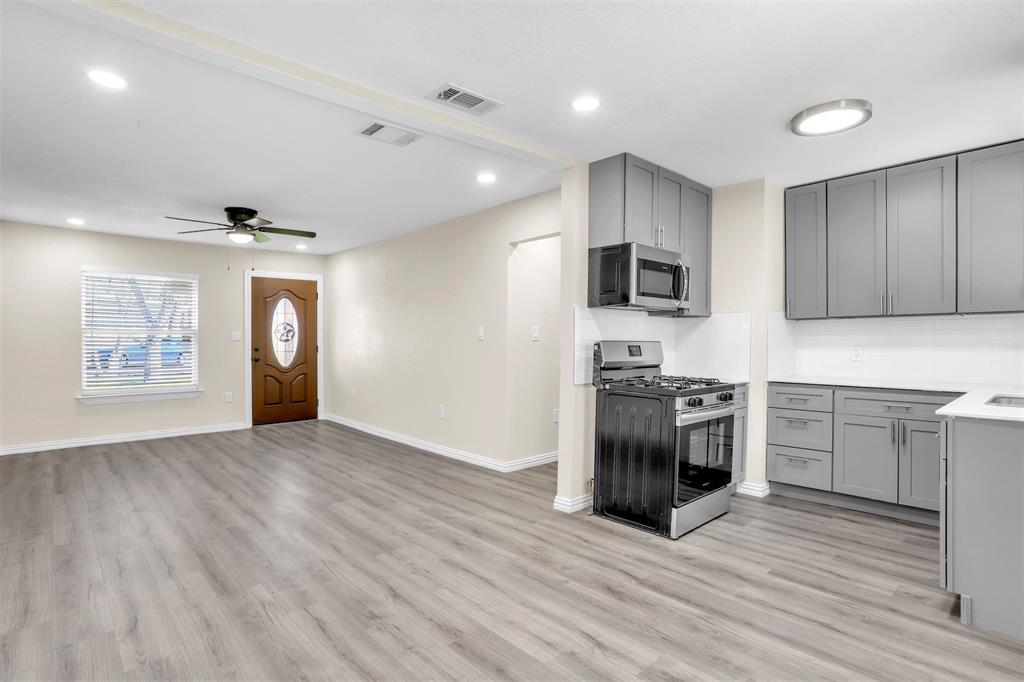 725 Grande Drive Property Photo