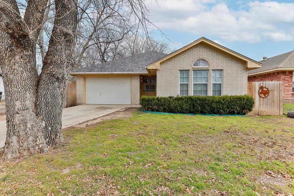 3702 N Crump Street Property Photo 1