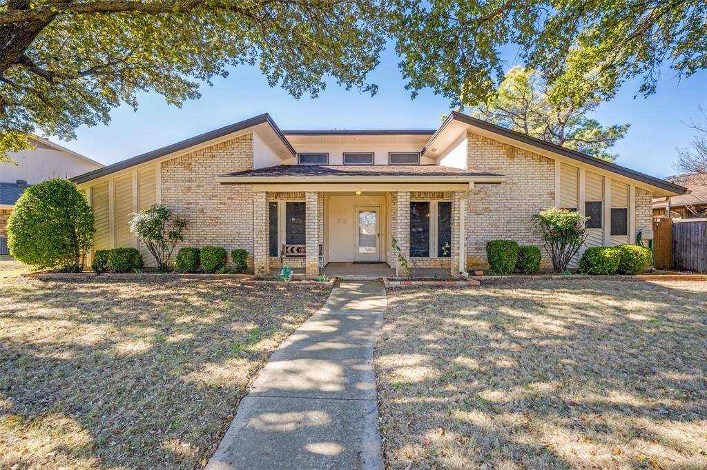 23 Royal Oaks Boulevard Property Photo