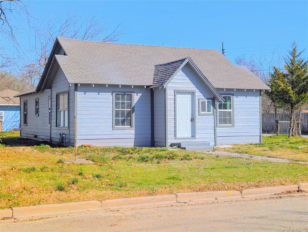 920 S Clements Street Property Photo