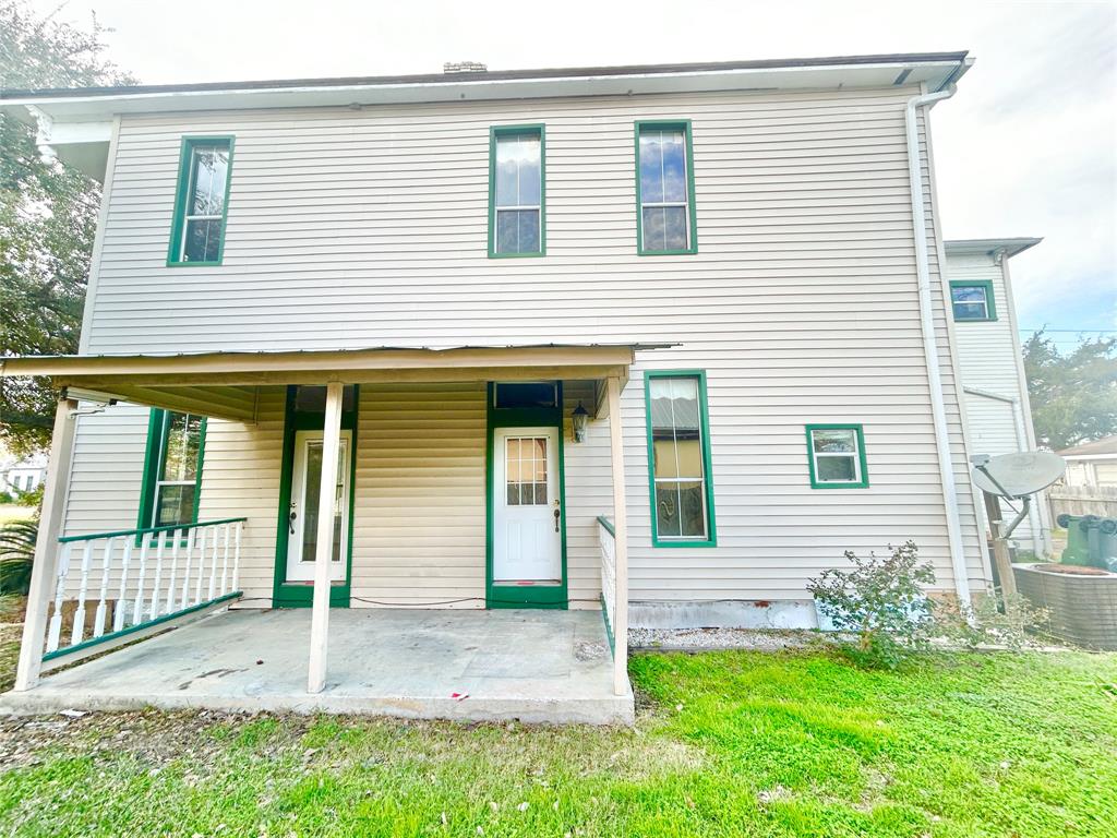 502 E Live Oak Street Property Photo 3