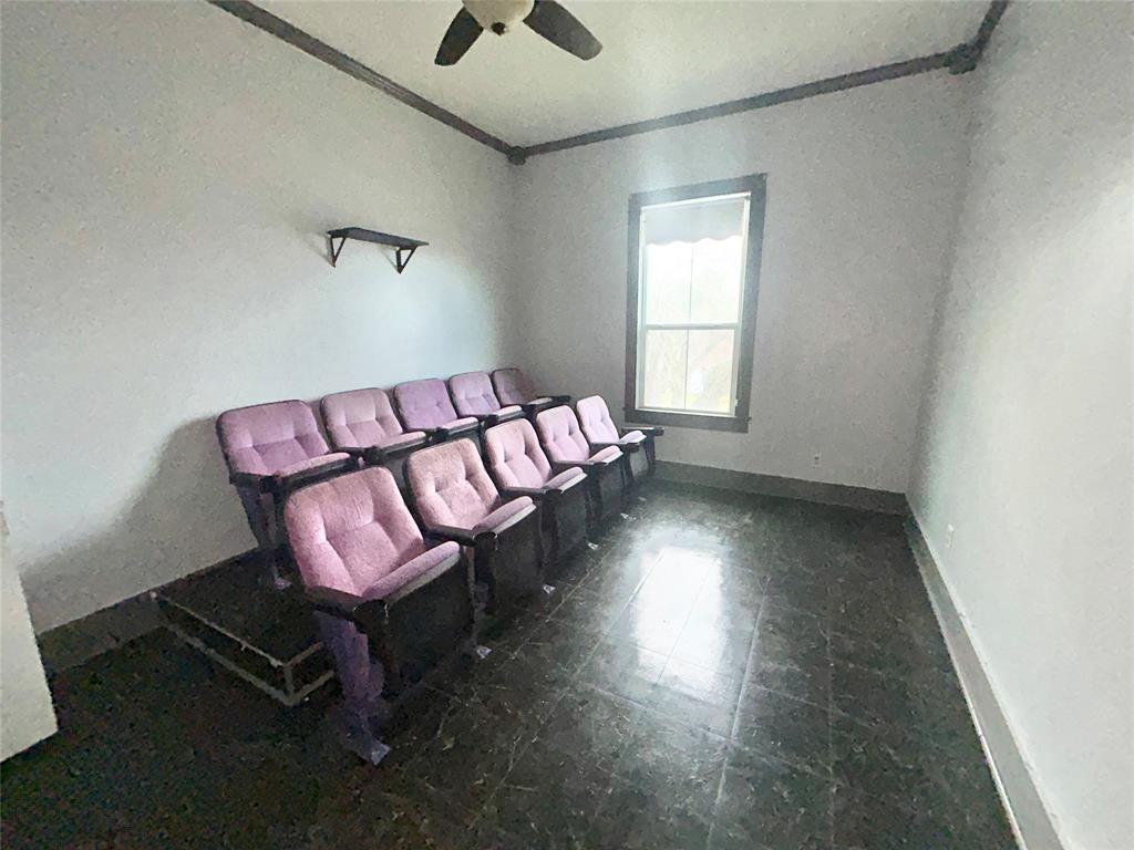 502 E Live Oak Street Property Photo 20