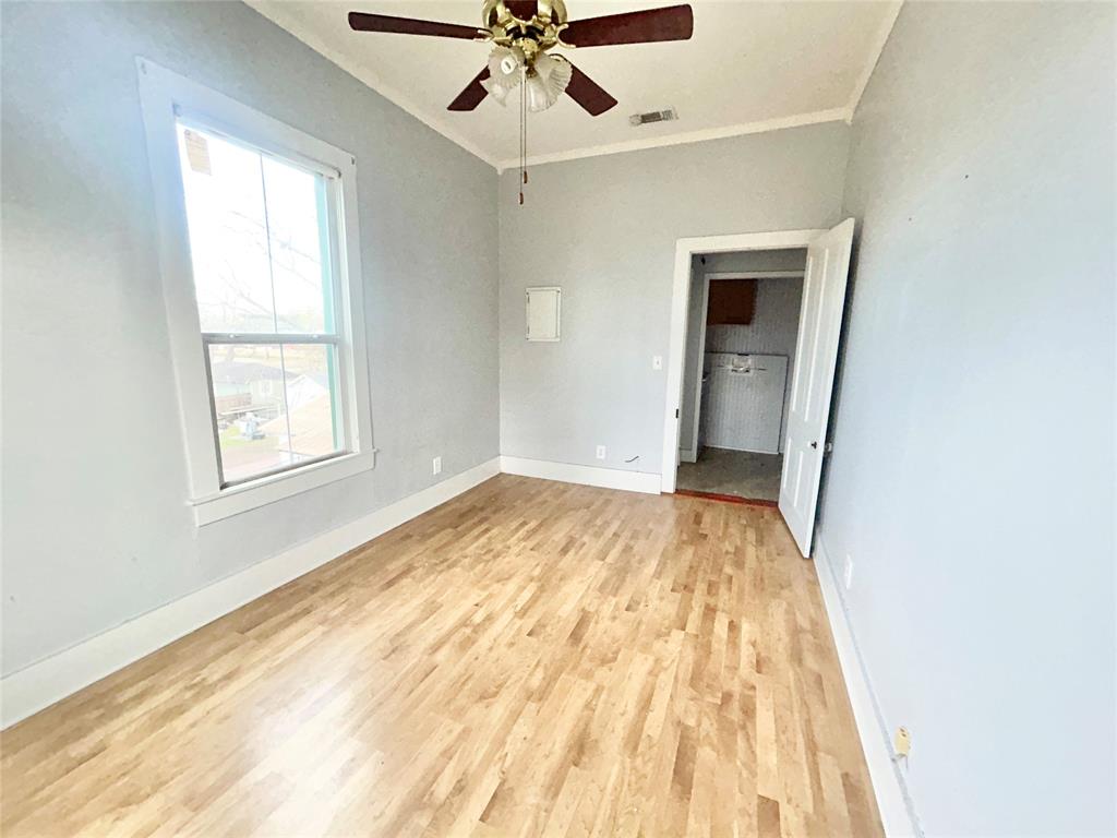 502 E Live Oak Street Property Photo 23