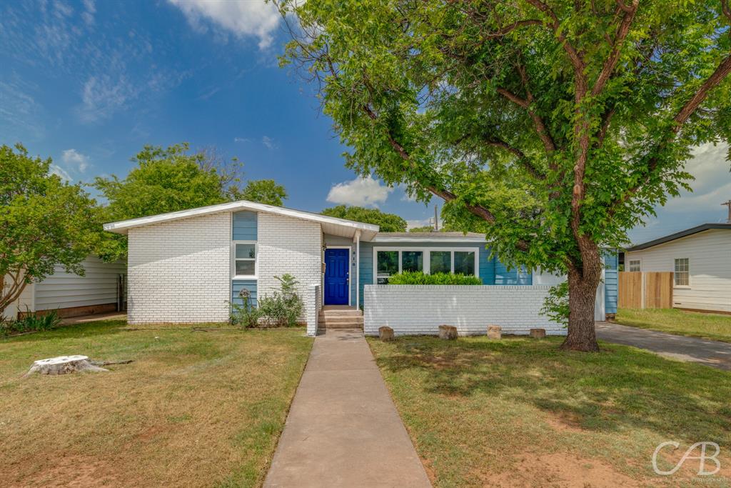 818 S Pioneer Drive