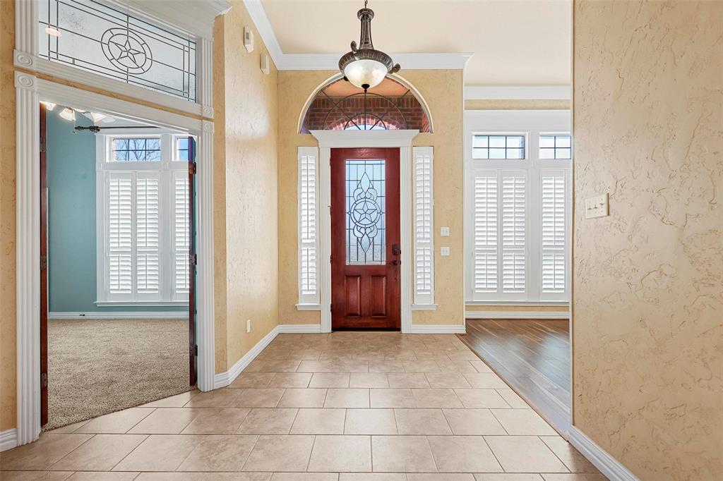 210 Deer Creek Drive Property Photo 4