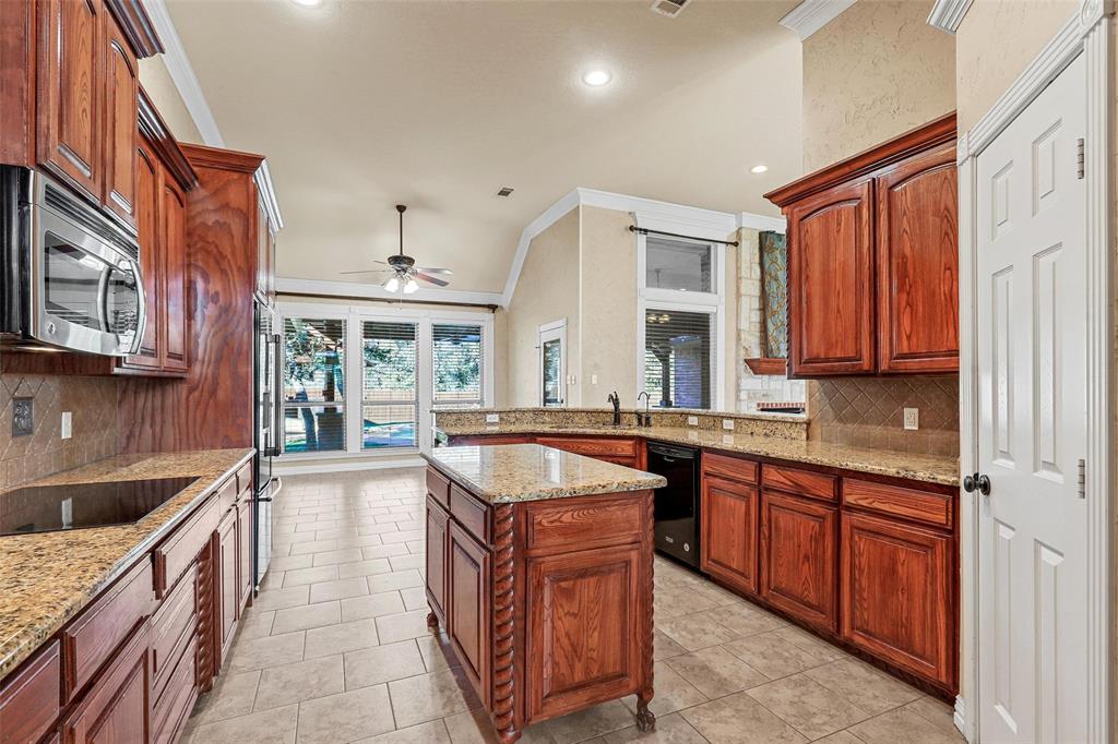 210 Deer Creek Drive Property Photo 8