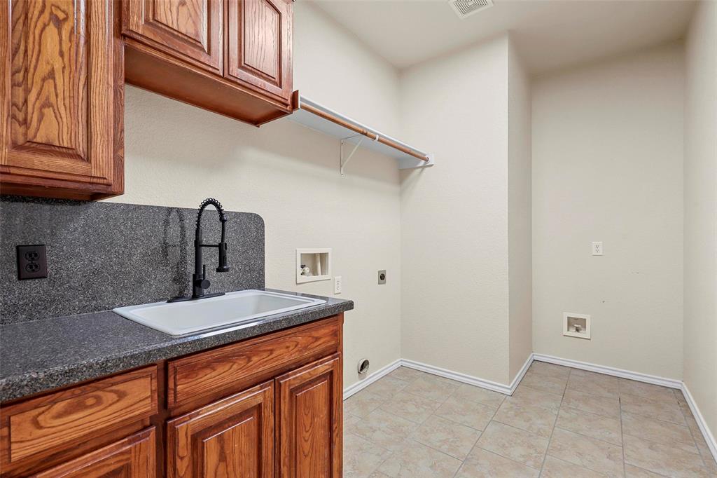 210 Deer Creek Drive Property Photo 17