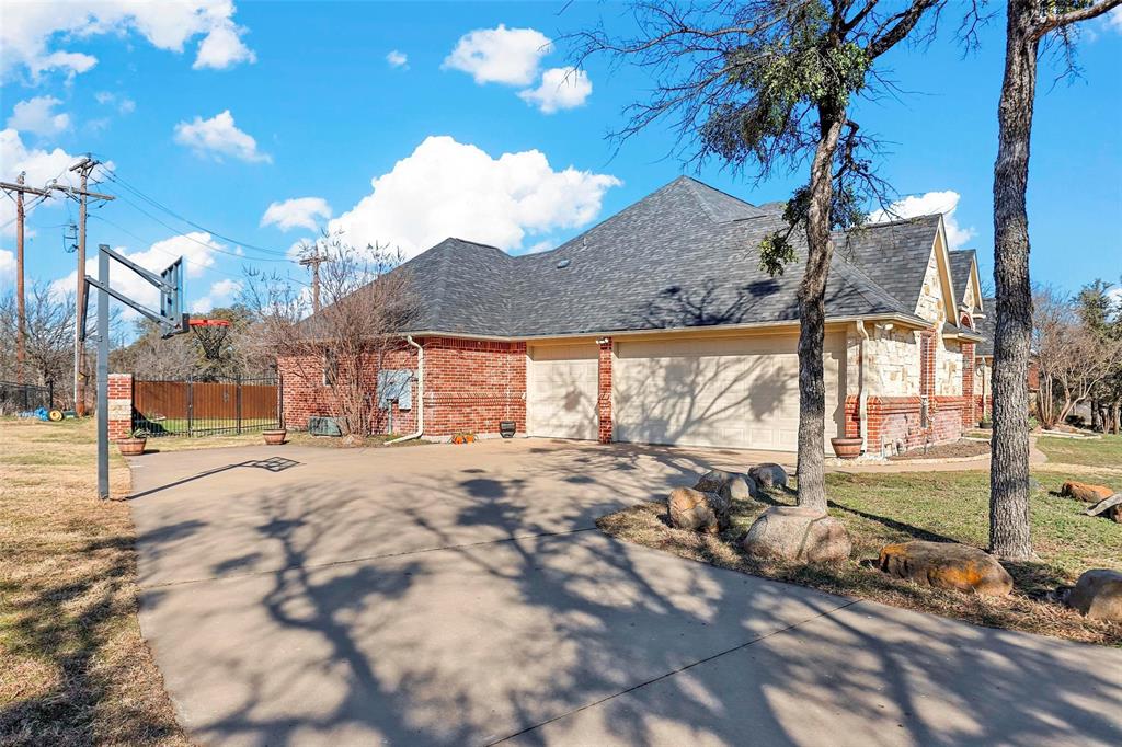 210 Deer Creek Drive Property Photo 40