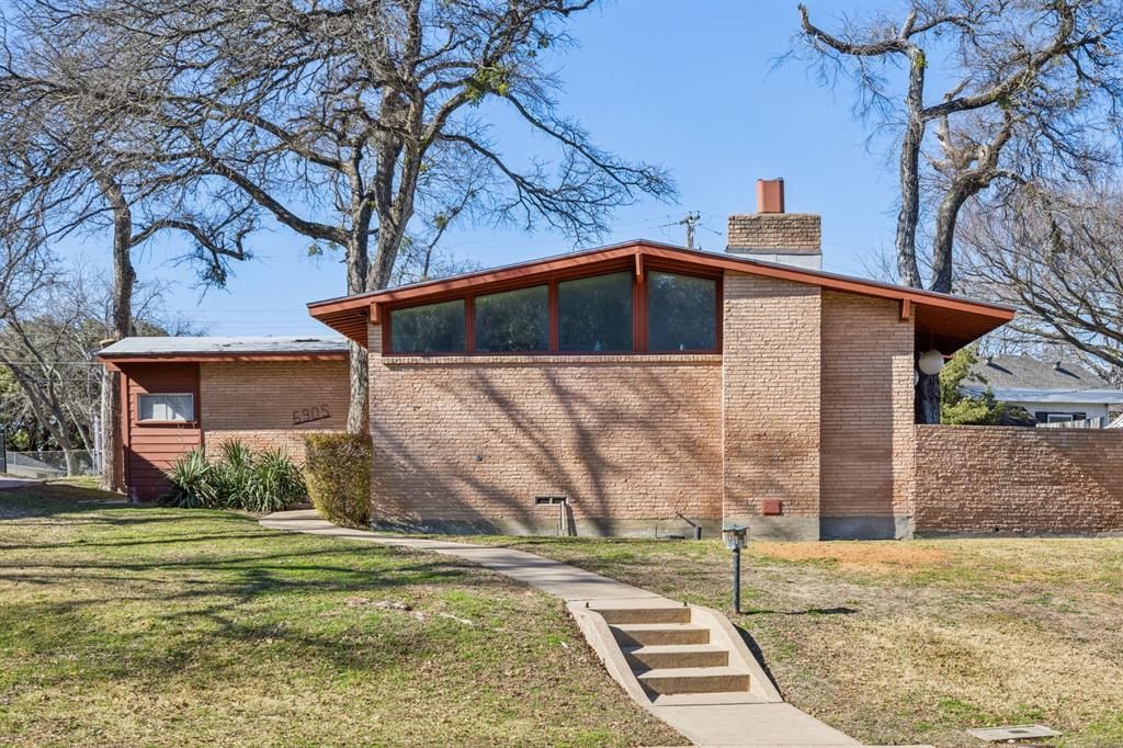 6905 Blackwood Drive Property Photo