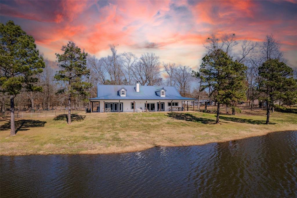 402 County Road 3417 Property Photo