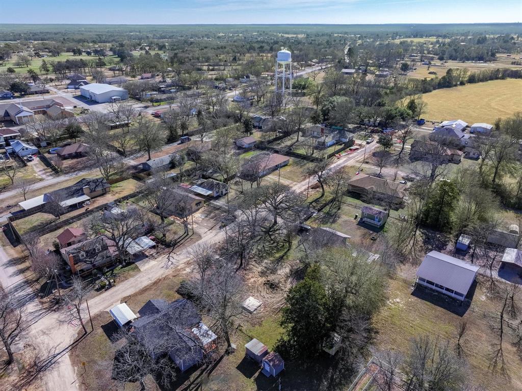 404 N Austin Street Property Photo 17