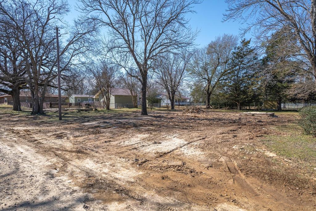 404 N Austin Street Property Photo 21