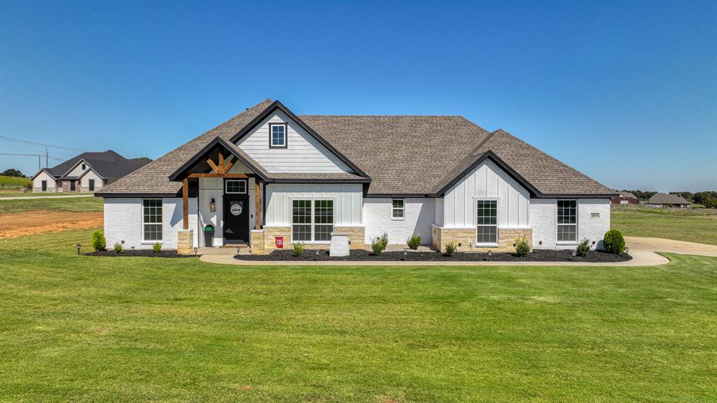 1005 Paradise Parkway