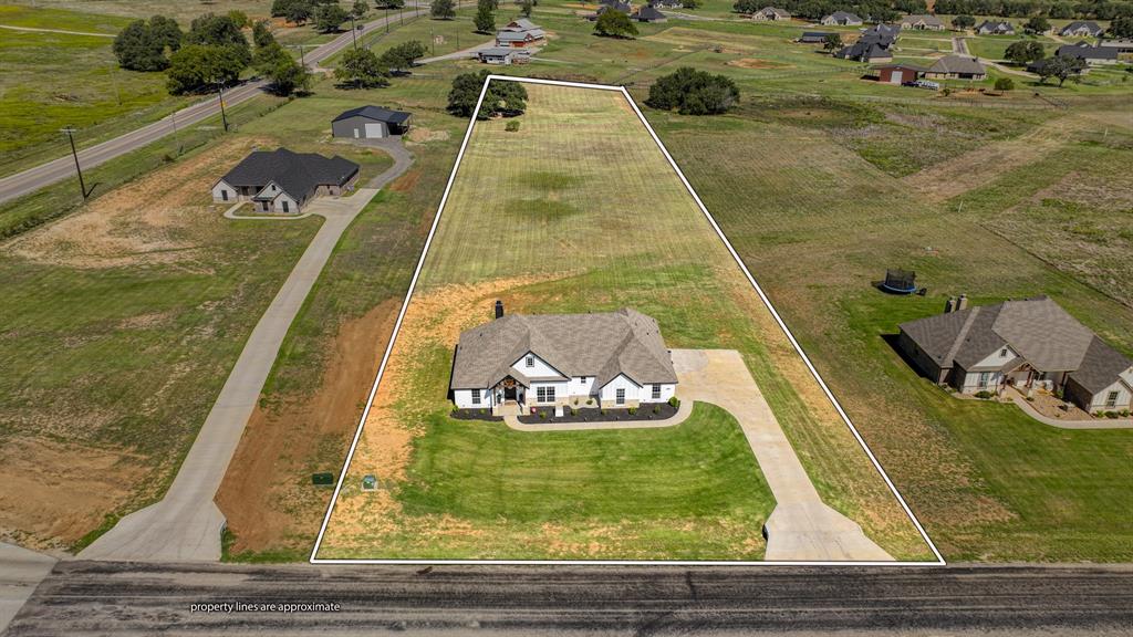 1005 Paradise Parkway Property Photo 3